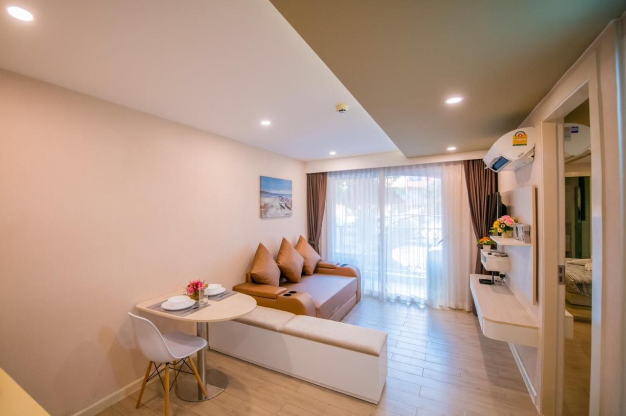 Seven Seas Pattaya Poolside Room ห้องติดสระ Jomtien Beach Dış mekan fotoğraf